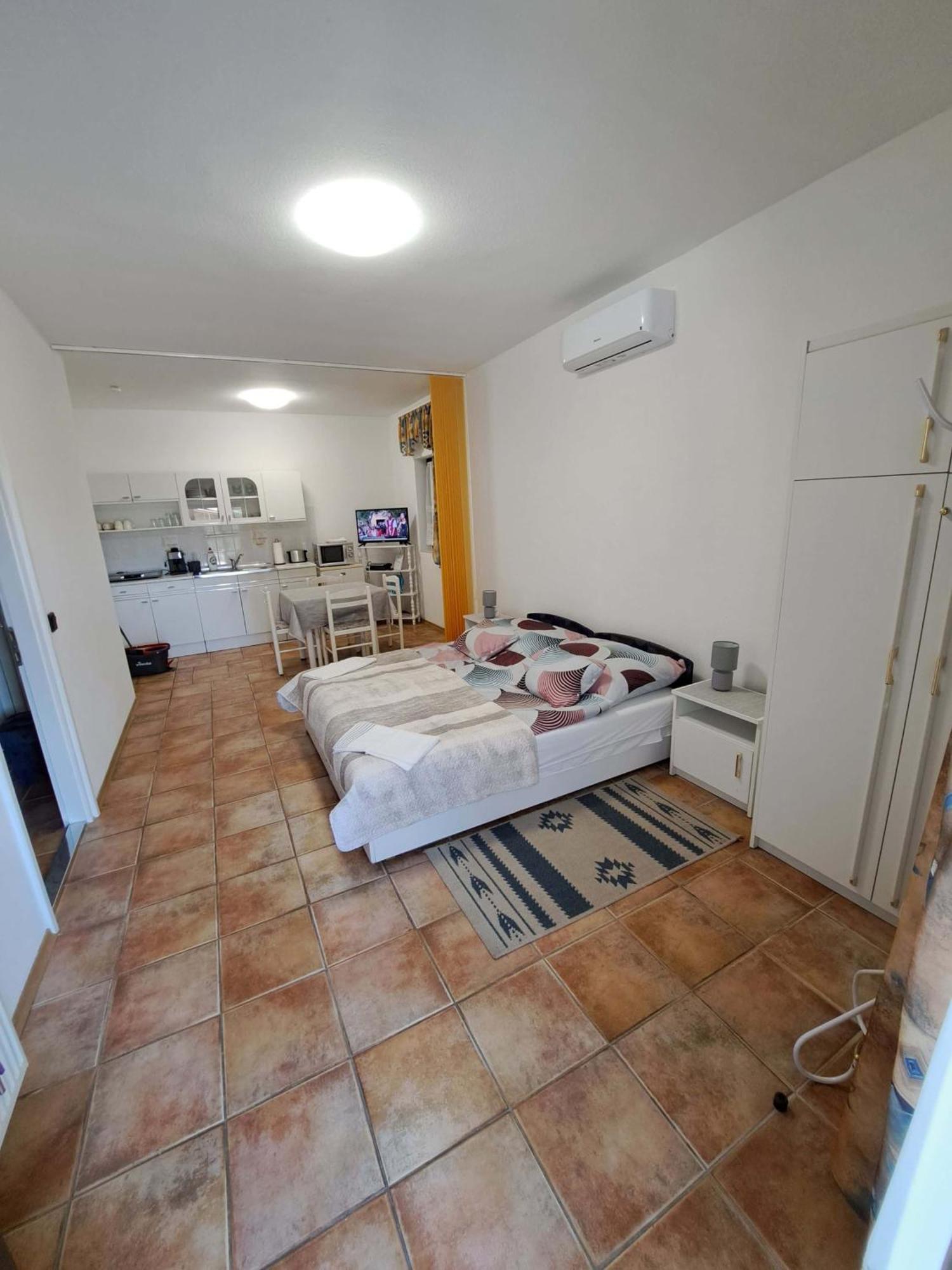Istvan Apartmanok Keszthely Εξωτερικό φωτογραφία